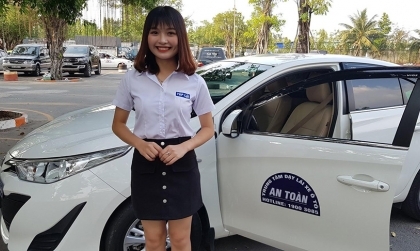 Ôn thi Lý Thuyết GPLX hạng B1: Đề số 19